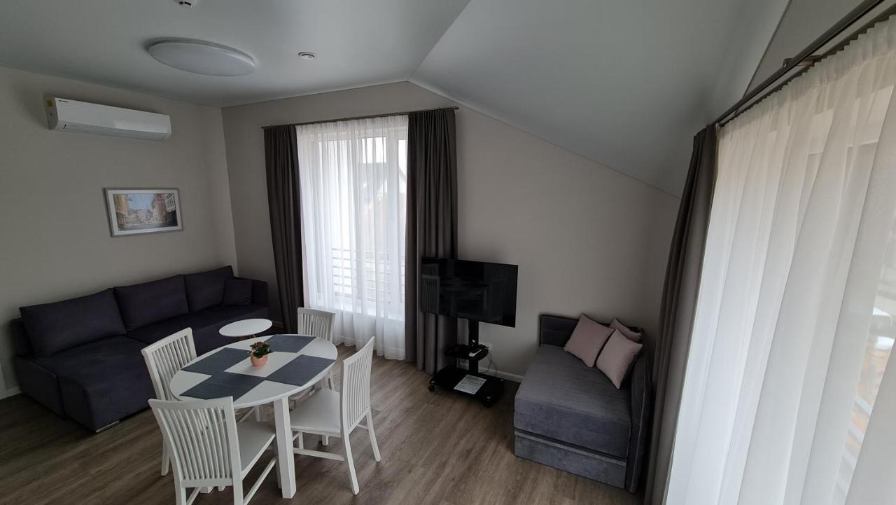 Green Hill Apartments คอนัส ภายนอก รูปภาพ